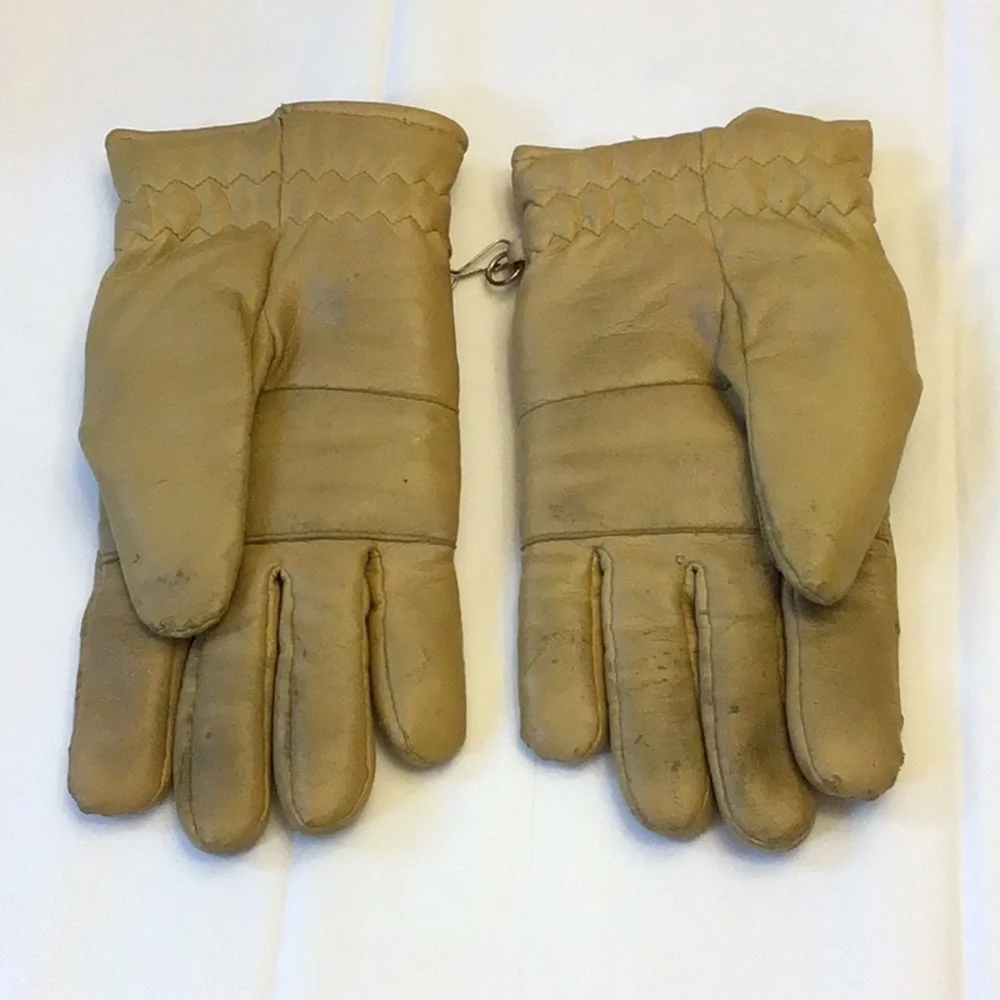 ☘️2/$10☘️Vintage Ski Gloves , think 1970’s , youth L 14-18 yrs. Vinyl foam